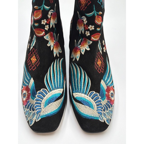 Johnny Was Embroidered Ankle Boots Womens Bird Floral Western Style Heel Size 40 - Picture 3 of 10